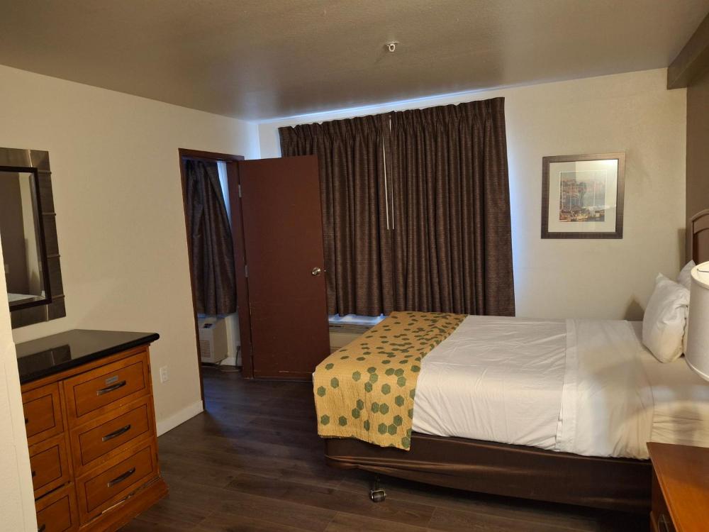 Toppenish Inn and Suites